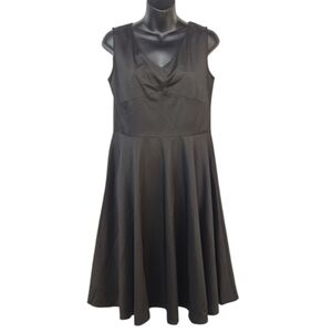 Sucrefas Women's Black Fit & Flare V-Neck Sleeveless Dress Size M NWT